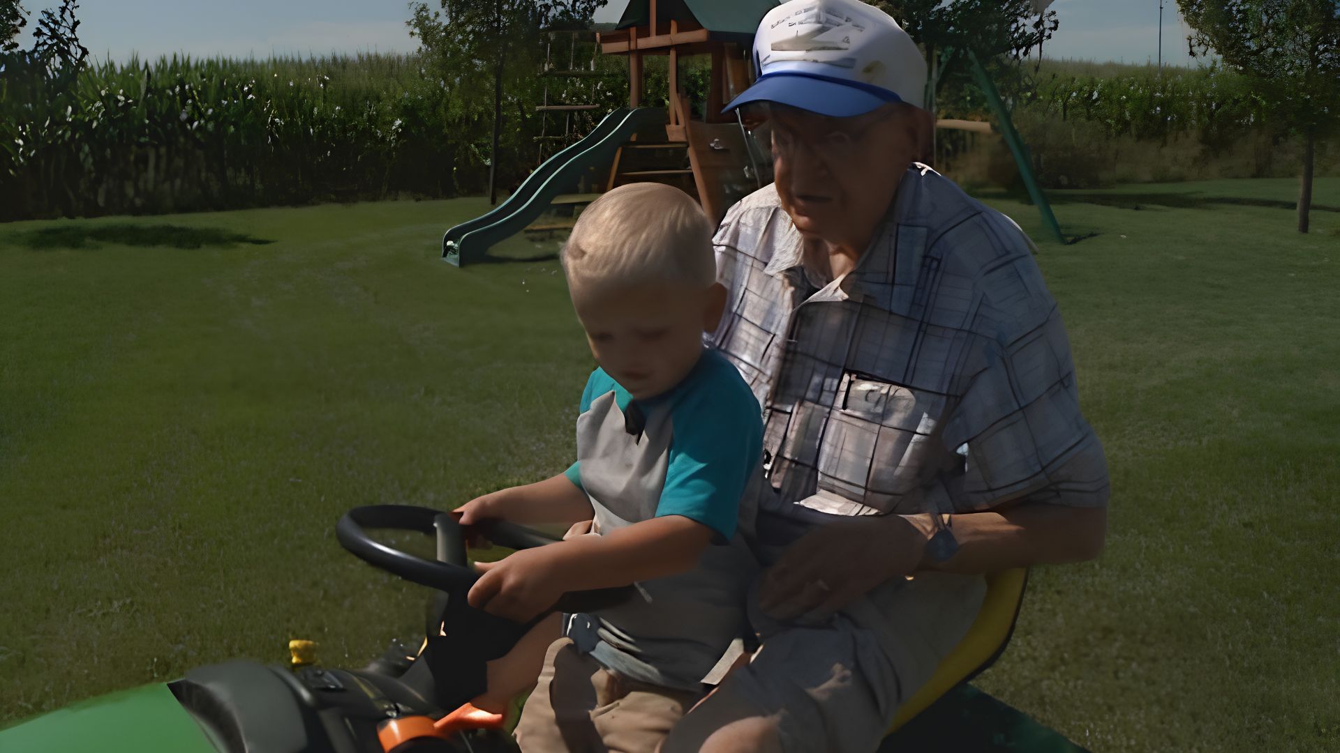 Veterano de guerra de 91 anos cria amizade emocionante com menino de 6 anos e, dois dias antes de morrer, recebe do pequeno amigo a leitura do Pai-Nosso.