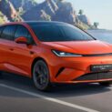 BYD prepara Dolphin G híbrido flex para 2027, com até 212 cv e 100 km elétricos, mas ainda não revelou o preço oficial para o Brasil.