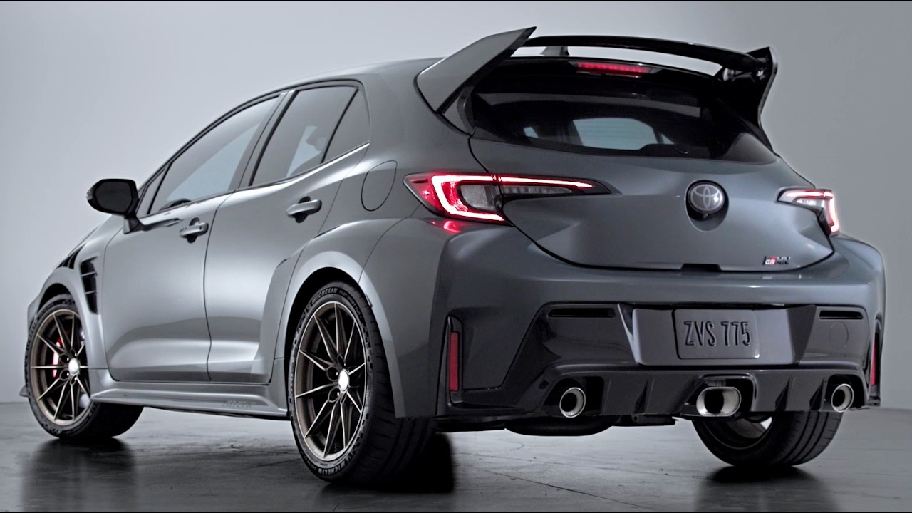 Toyota apresenta o GRMN Corolla com 305 cv, 415 Nm, apenas dois lugares, peças de fibra de carbono e produção limitada a 730 unidades.