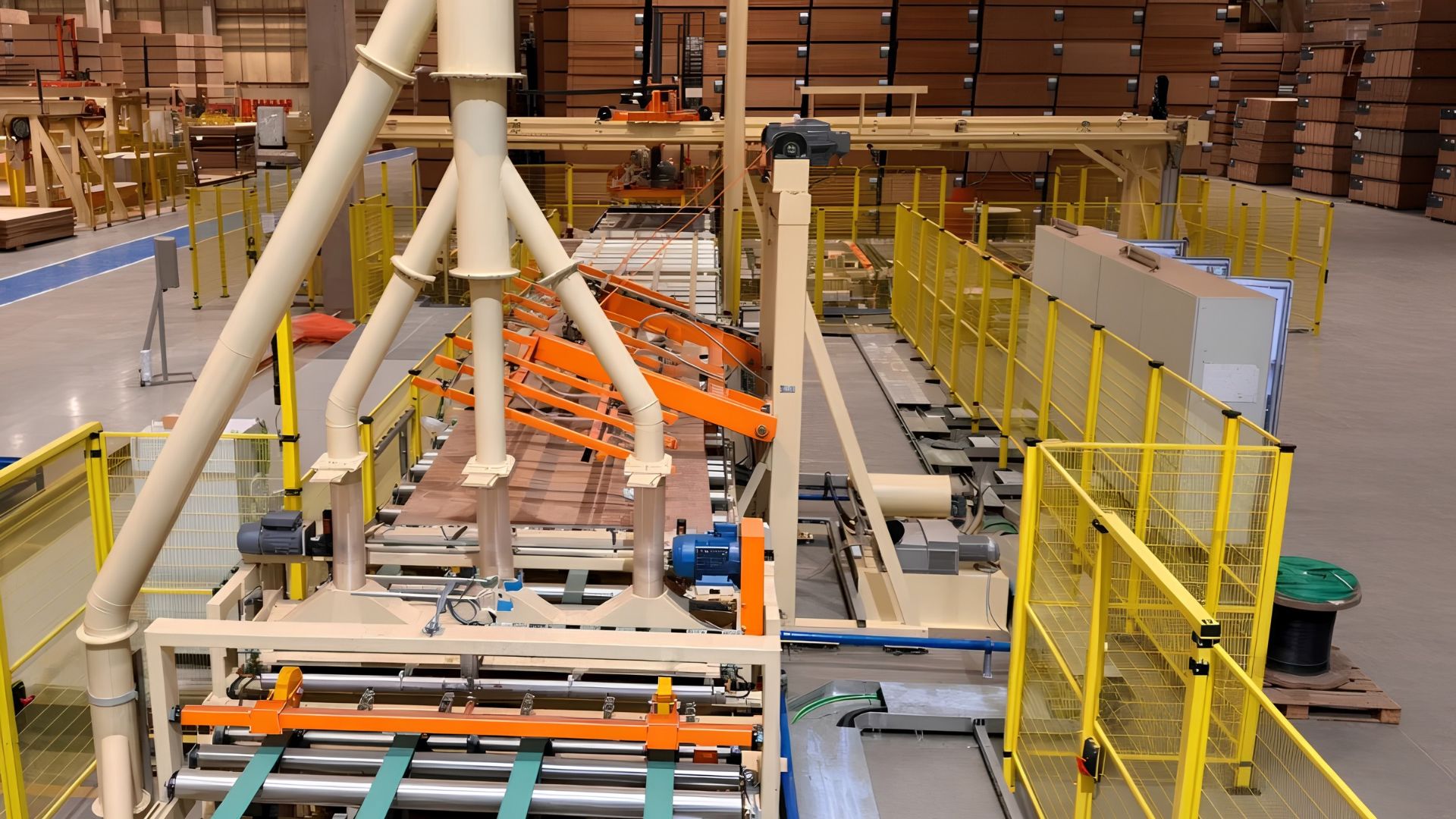 Greenplac inicia testes de prensa alemã em fábrica de R$ 120 milhões no Mato Grosso do Sul e prepara produção de 20 mil m³ de MDF por mês.